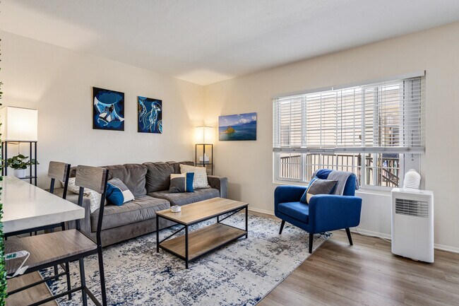 Building Photo - 4253 Central Ave