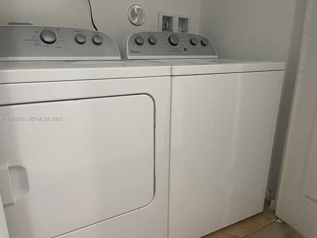 Building Photo - 6010 Woodlands Blvd