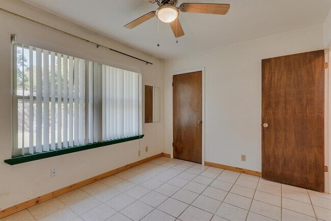 Building Photo - 3507 Hummingbird Ln