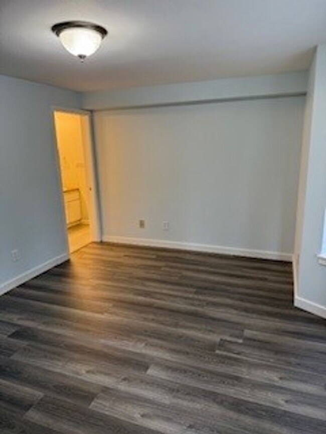 Building Photo - 2 bedroom 2 bath First Floor Condo w/attac...