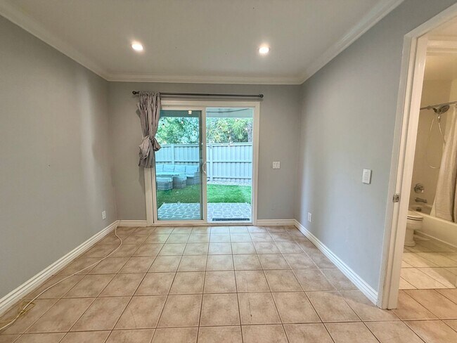 Building Photo - 5708 Camelia Ln