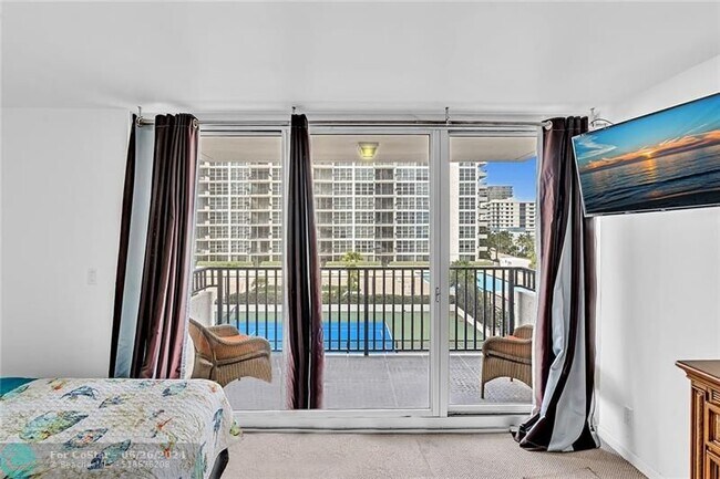Building Photo - 525 N Ocean Blvd