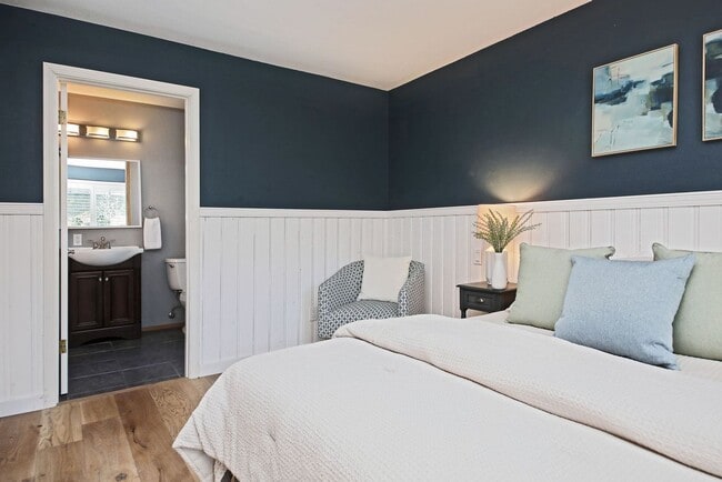 Building Photo - One Of A Kind Freeland Home with Two Seper...