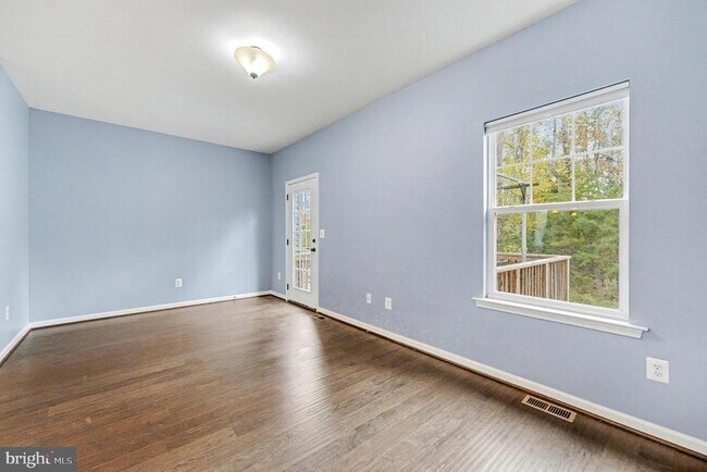 Building Photo - 2444 Drake Ln