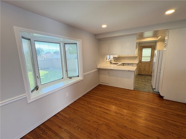 Building Photo - 5902 Nordina Dr