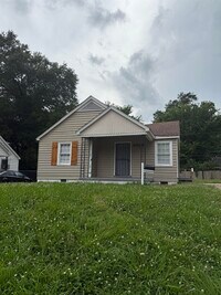 Building Photo - 1019 W Walthal Cir