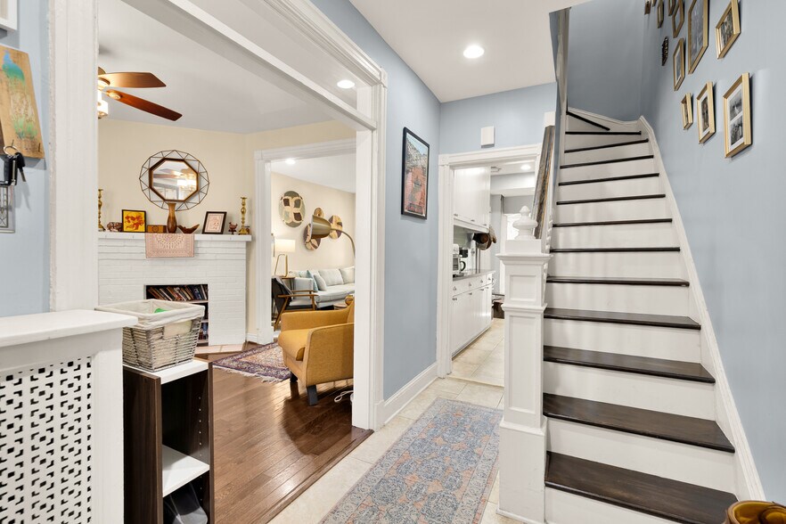 Building Photo - 207 V St NE