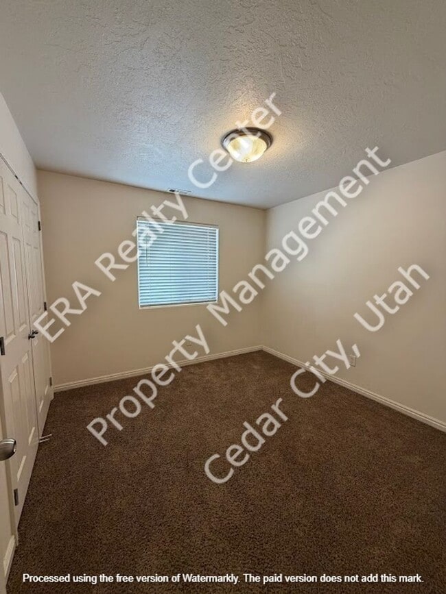 Building Photo - 3 bed 2 bath - Twin Home