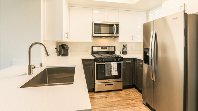 Building Photo - 4250 Glencoe Ave