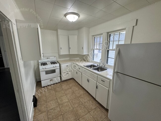 Building Photo - 1030 Franklin Ave