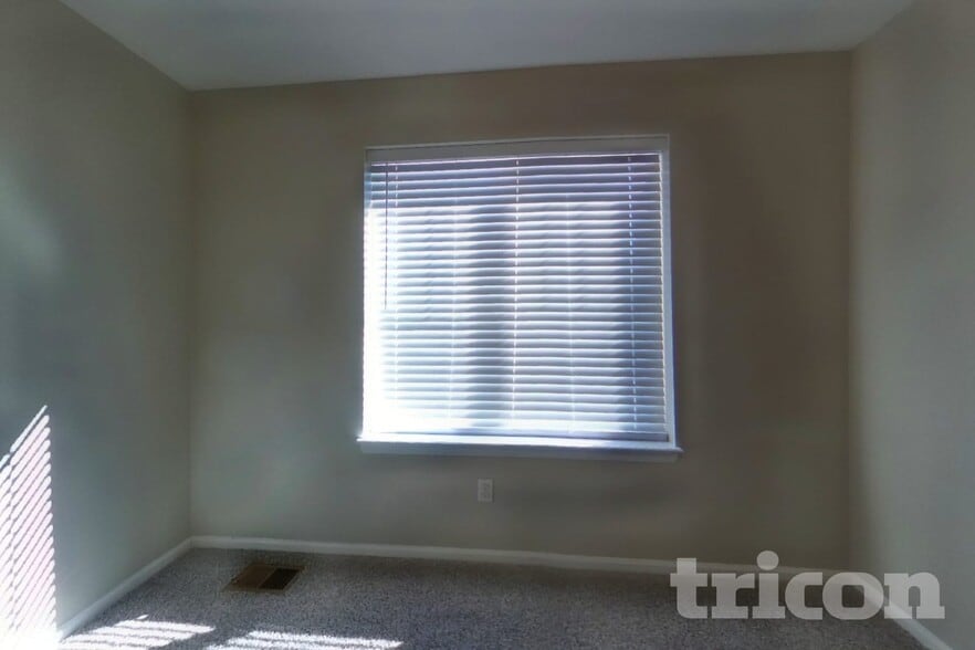Building Photo - 7191 S Oak Hill Cir