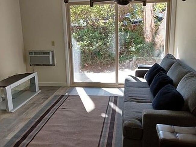 Building Photo - Age 55+ Only - Remodeled One Bedroom Condo...