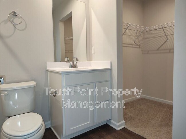 Building Photo - 5850 Granbury Dr