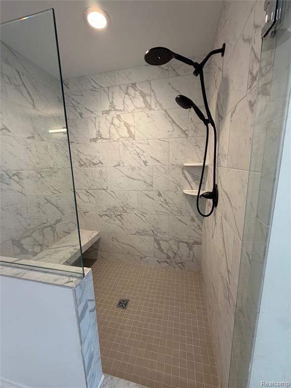 Building Photo - 51360 Whispering Rdg Dr