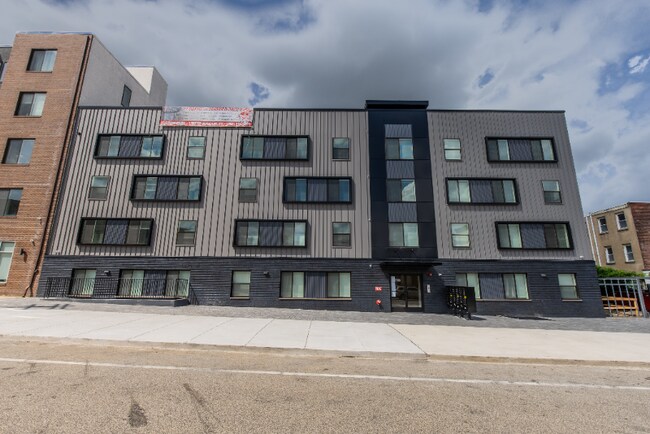 Building Photo - 3209 Spring Garden St