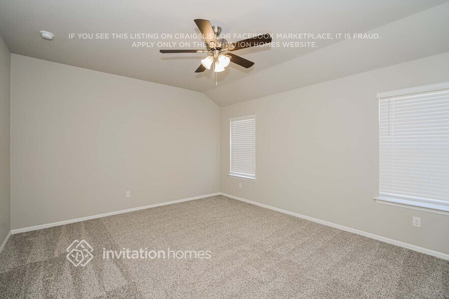 Building Photo - 422 Lubbock Dr