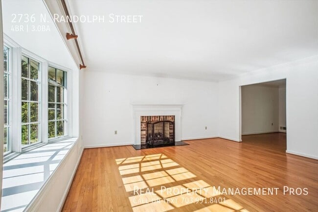 Building Photo - 2736 N Randolph St