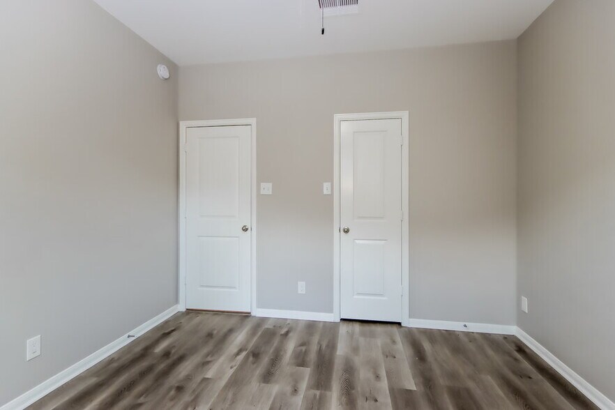 Building Photo - 614 Companion Dr