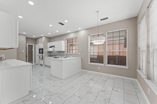 Building Photo - 15306 Goodman St