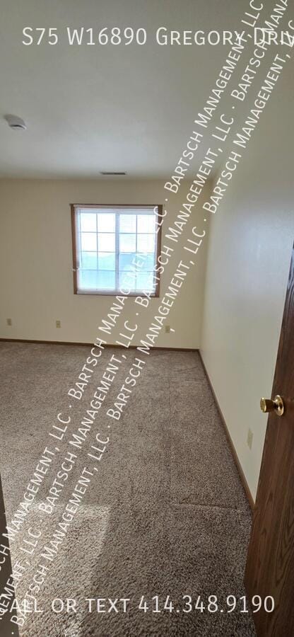 Building Photo - S75W16890-W16890 Gregory Dr