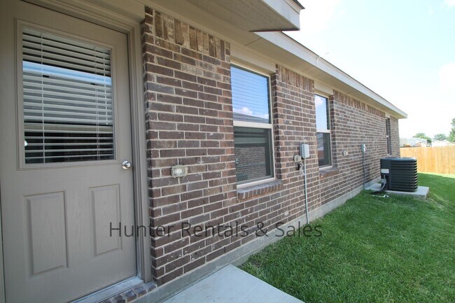 Building Photo - North Killeen Three Bedroom!