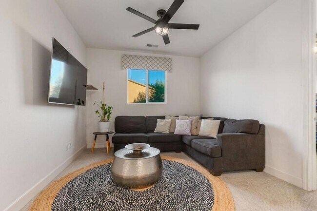 Building Photo - 1316 Vista Ave