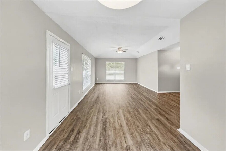 Building Photo - 602 Dixie Dr