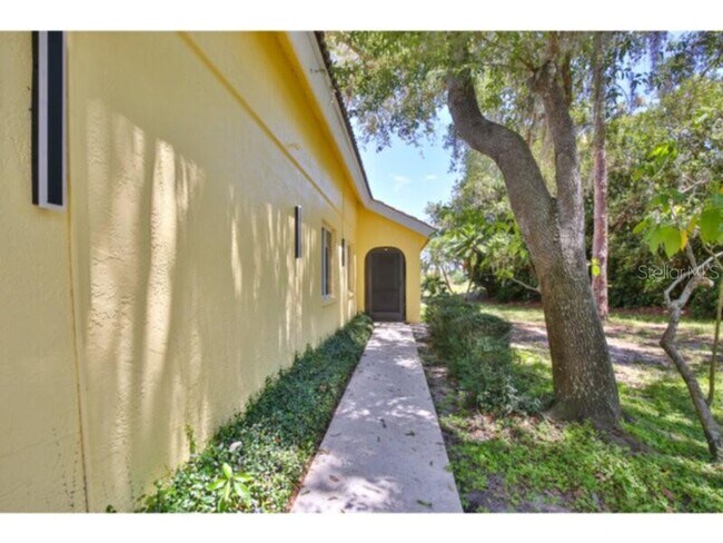 Building Photo - 4700 Tivoli Ave