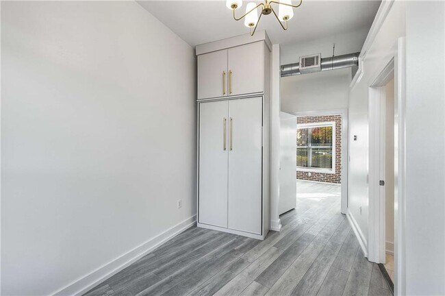 Building Photo - 791 Wylie St SE