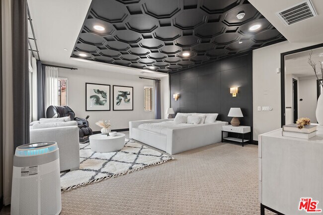 Building Photo - 55 suede