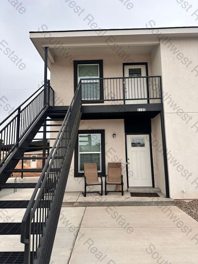 Building Photo - ALL BILLS PAID! Modern 2 bed 2 bath