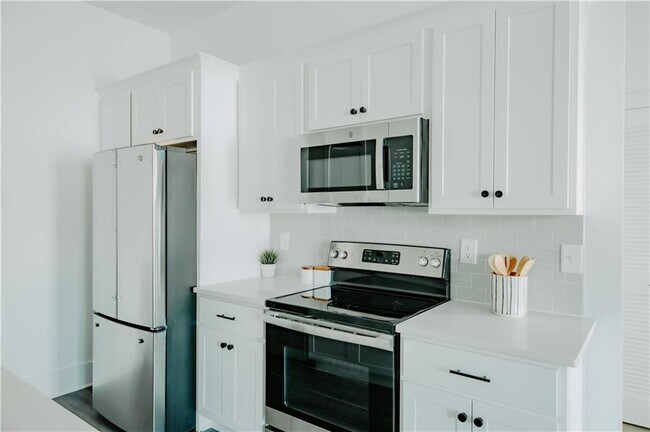 Building Photo - 117 Mayson Ave NE