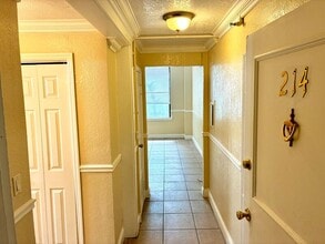 Building Photo - 311 W Ashley St