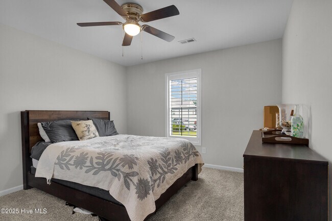 Building Photo - 429 Palisades Way