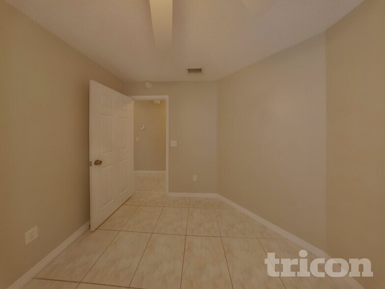 Building Photo - 831 Monroe Harbor Pl