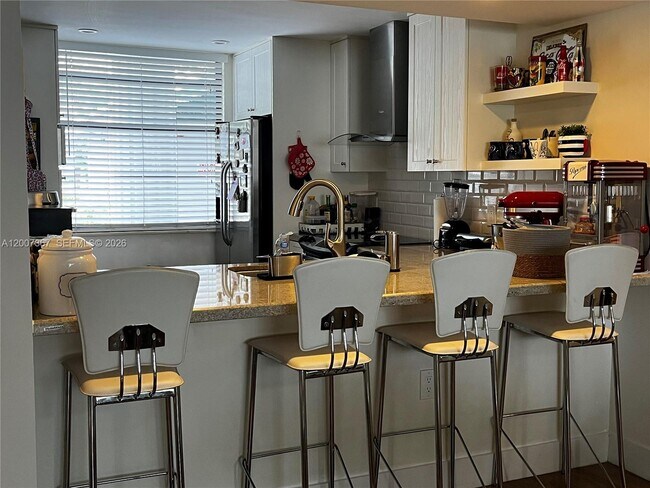 Building Photo - 1518 Whitehall Dr