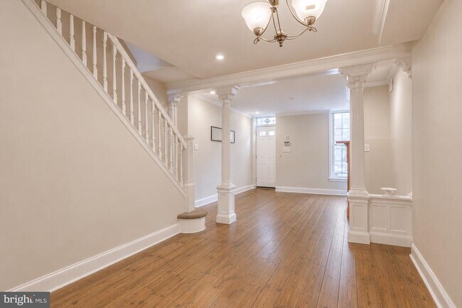 Building Photo - 1412 Battery Ave