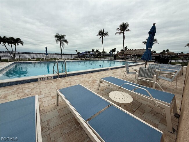 Building Photo - 4260 SE 20th Pl