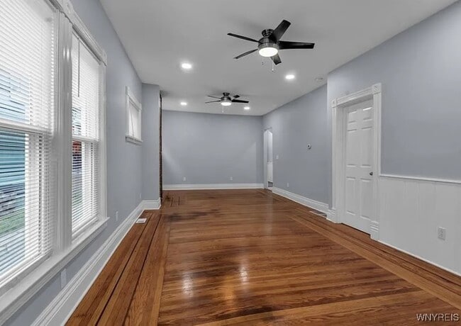 Building Photo - 378 Breckenridge St