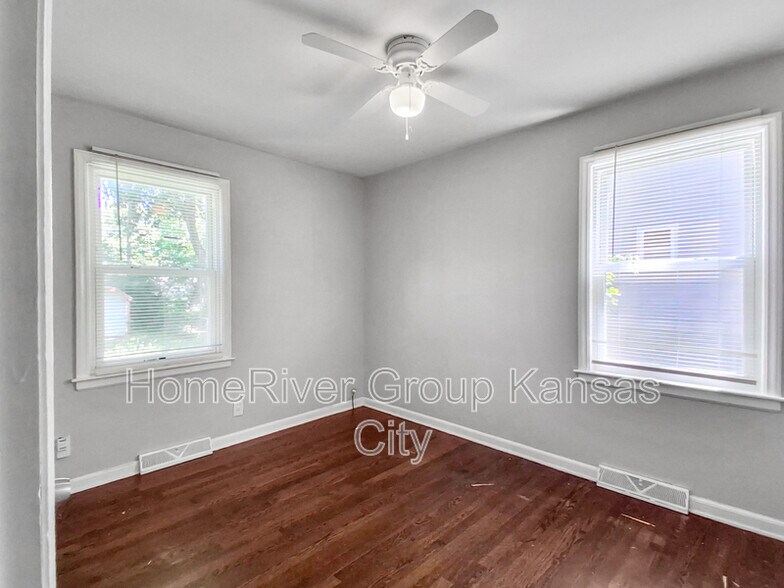 Building Photo - 5325 Ralston Ave