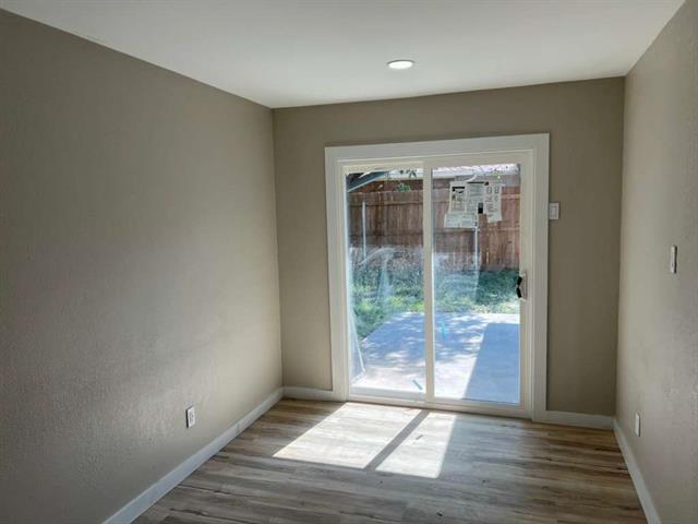 Building Photo - 511 Amber Ln