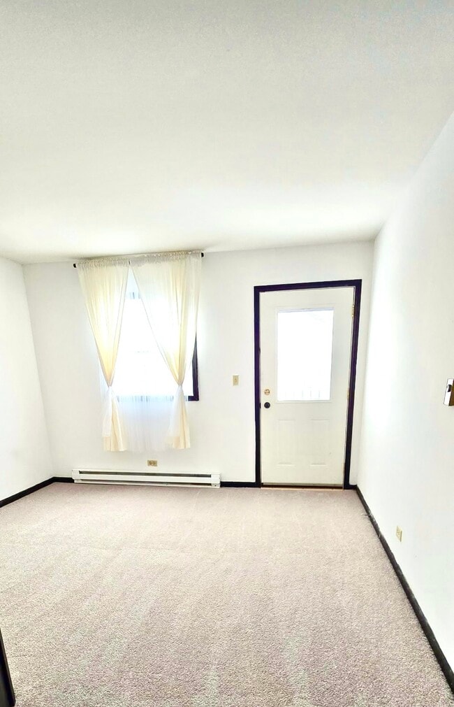 Building Photo - 569 Dean Dr