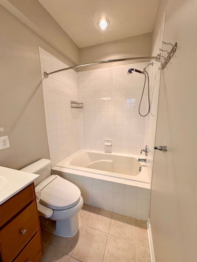 Building Photo - 3542 Spring Street S