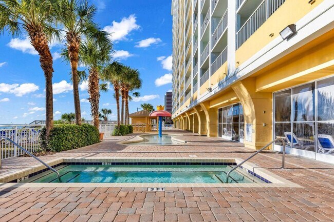 Building Photo - 2000 N Ocean Blvd