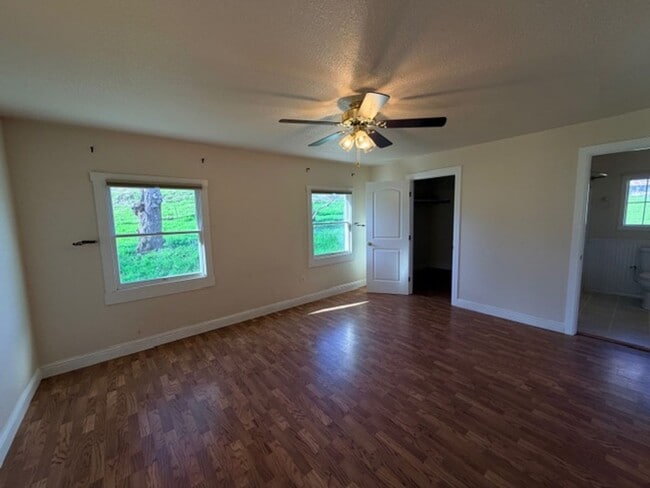 Building Photo - Charming 1 Bedroom Home with Bonus Room in a Serene, Secluded Setting