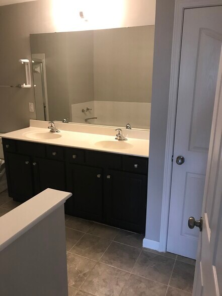 Building Photo - 11286 Hyde Pointe Ct