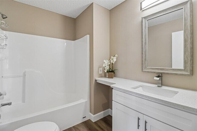 Building Photo - 2609 Privada Dr