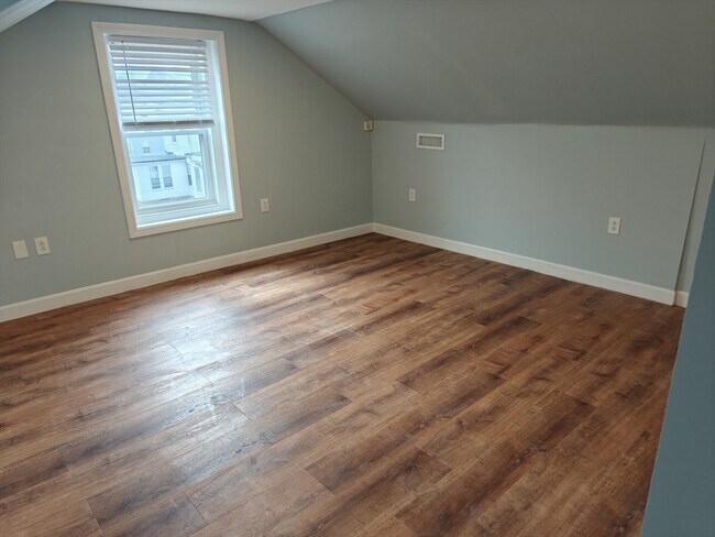 Building Photo - 102 Mt Pleasant Ave