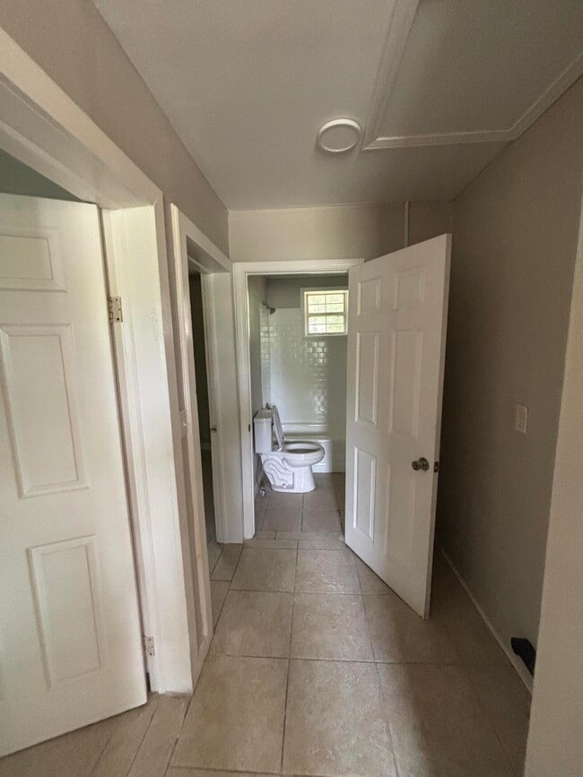 Building Photo - 650 Blakely Ave