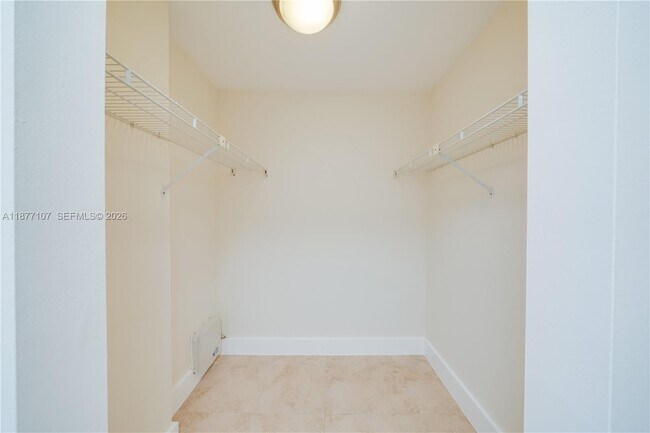 Building Photo - 1665 Bay Rd